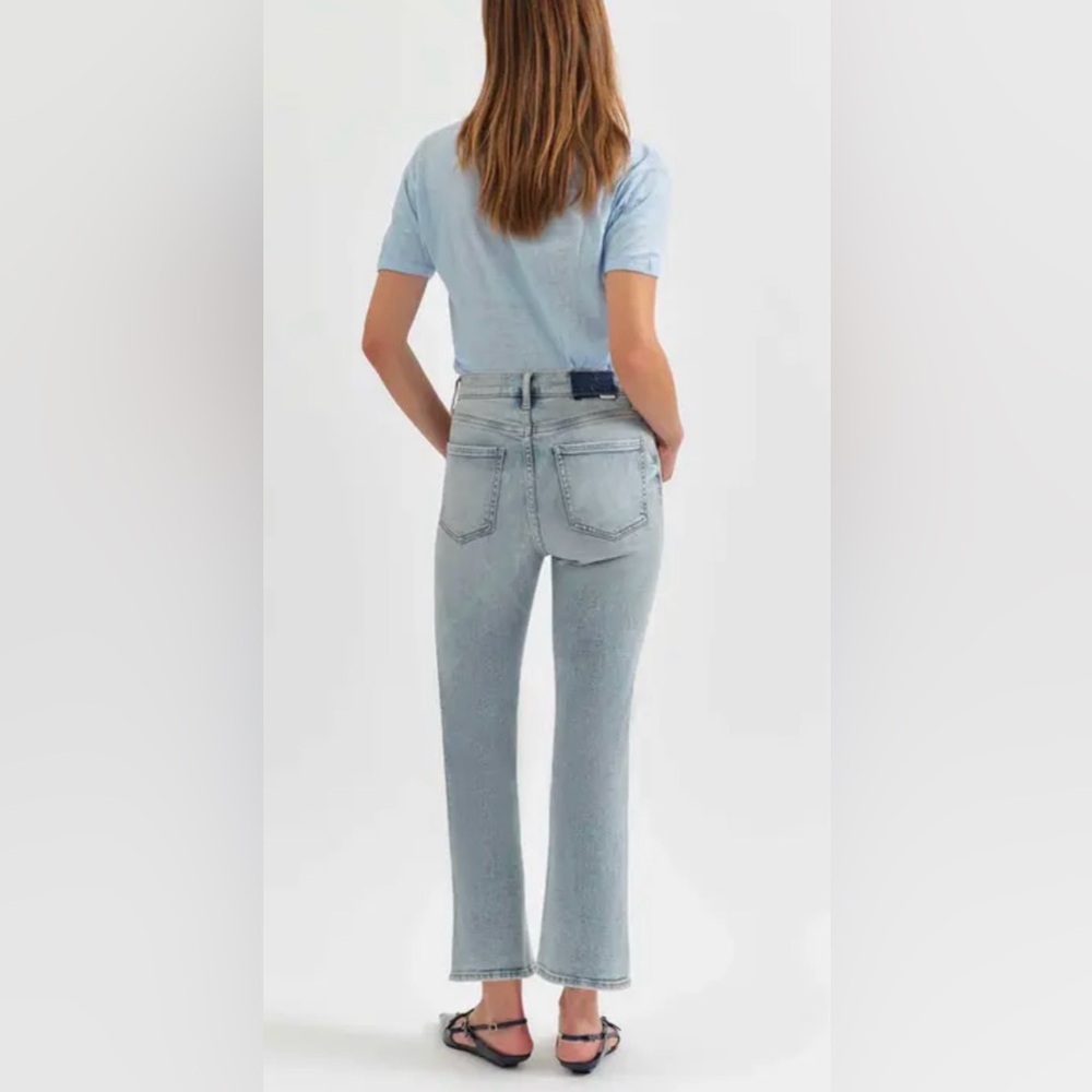 Daze Denim Shy Girl High Rise Crop Flare Just Right Whipp Jeans NWT